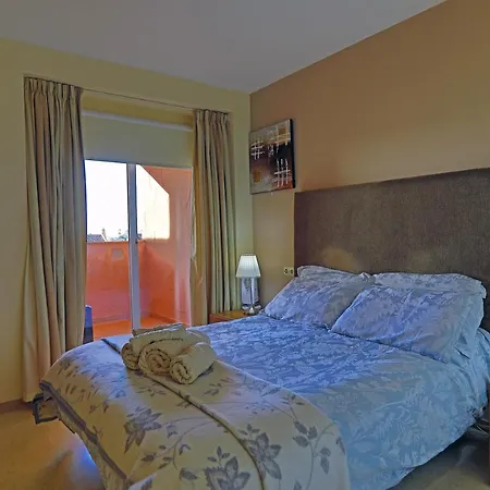 Apartmán R25 Modern Bright 2 Bedroom *