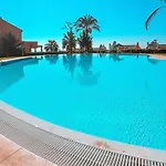 Apartment R25 Modern Bright 2 Bedroom *
