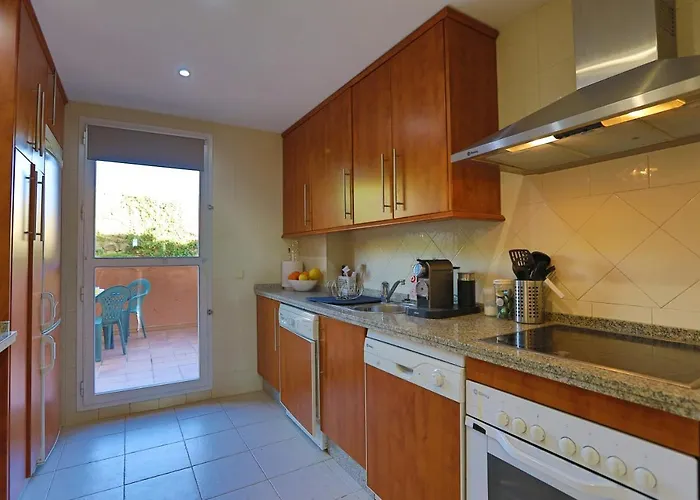 R25 Modern Bright 2 Bedroom * Marbella